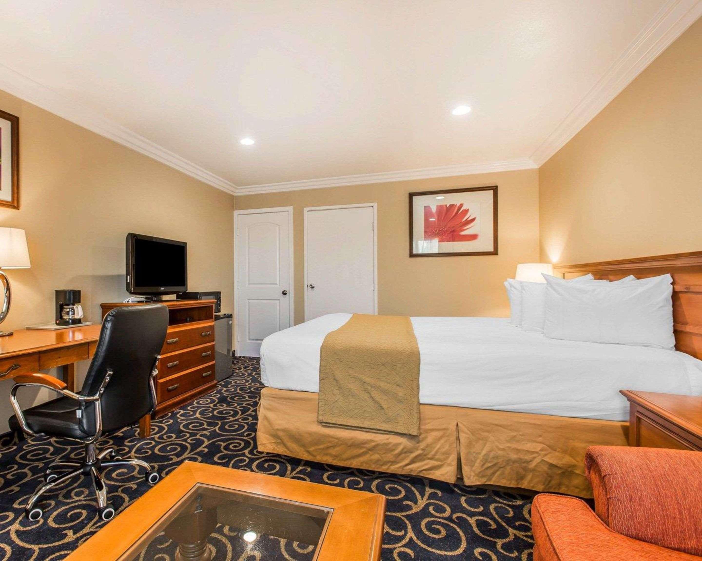 Quality Inn Long Beach - Signal Hill Extérieur photo
