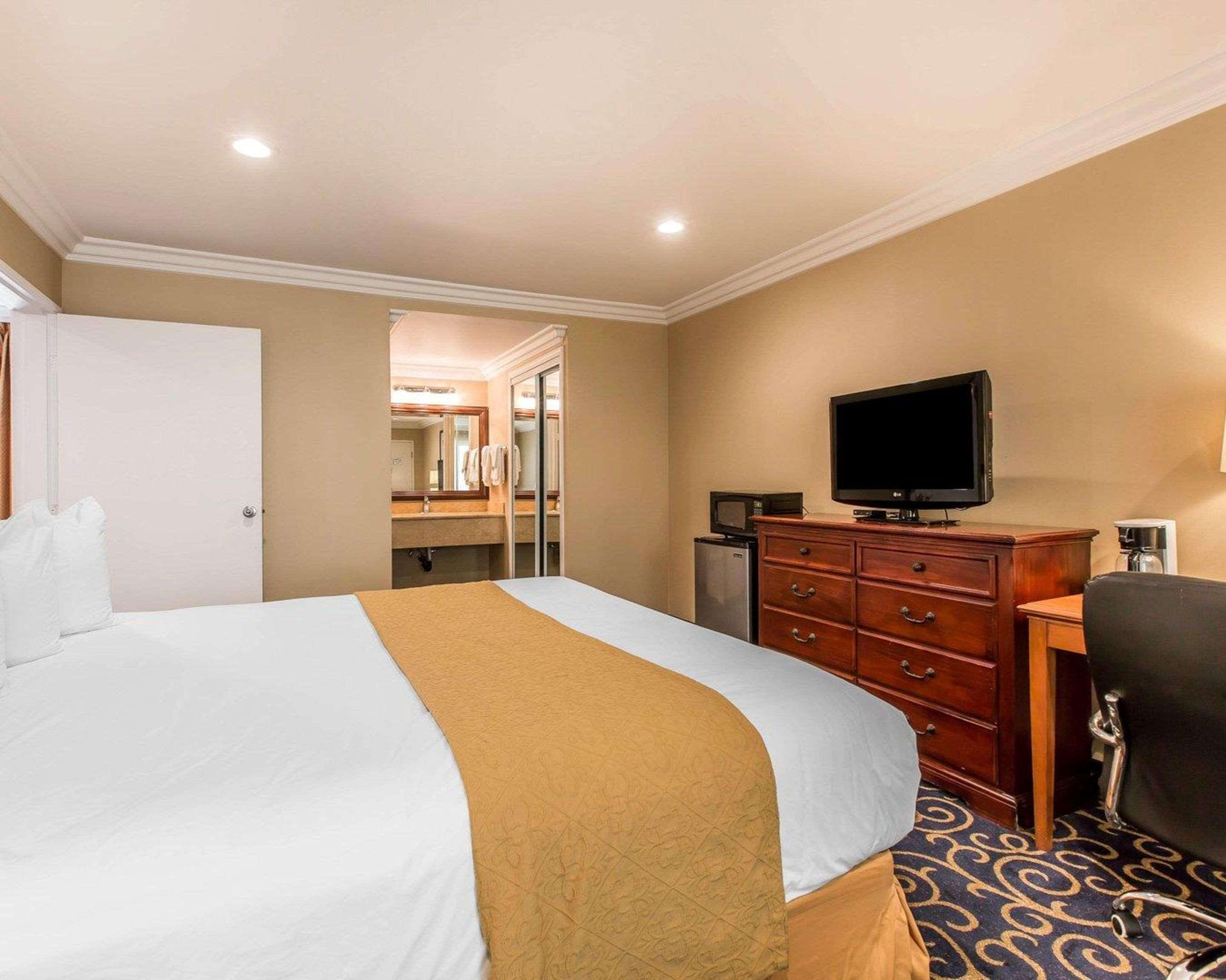 Quality Inn Long Beach - Signal Hill Extérieur photo