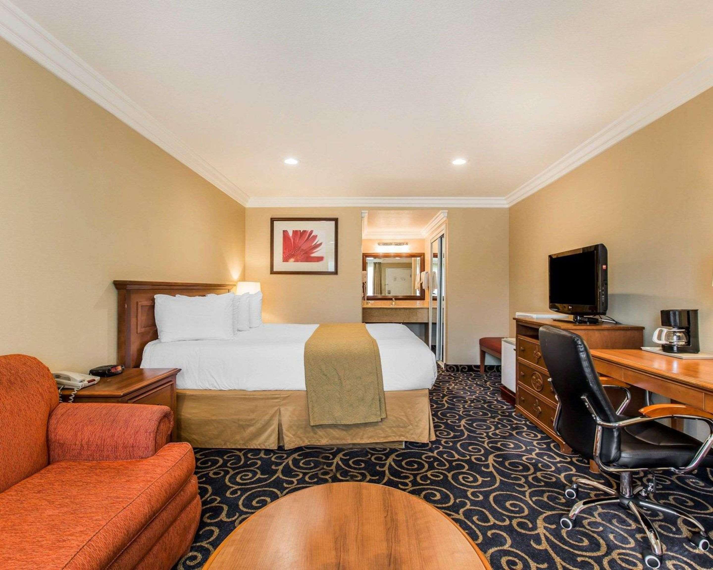Quality Inn Long Beach - Signal Hill Extérieur photo