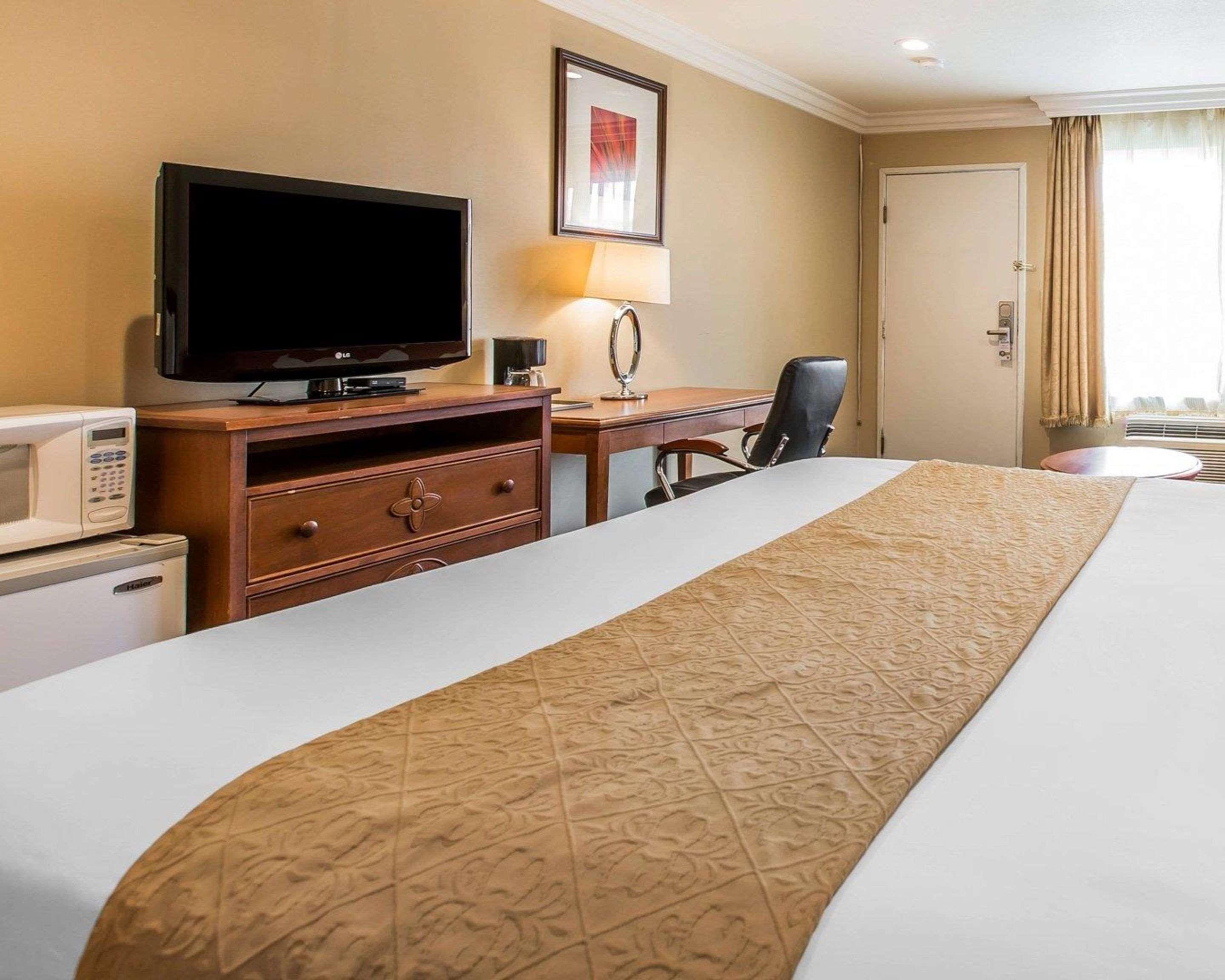 Quality Inn Long Beach - Signal Hill Extérieur photo